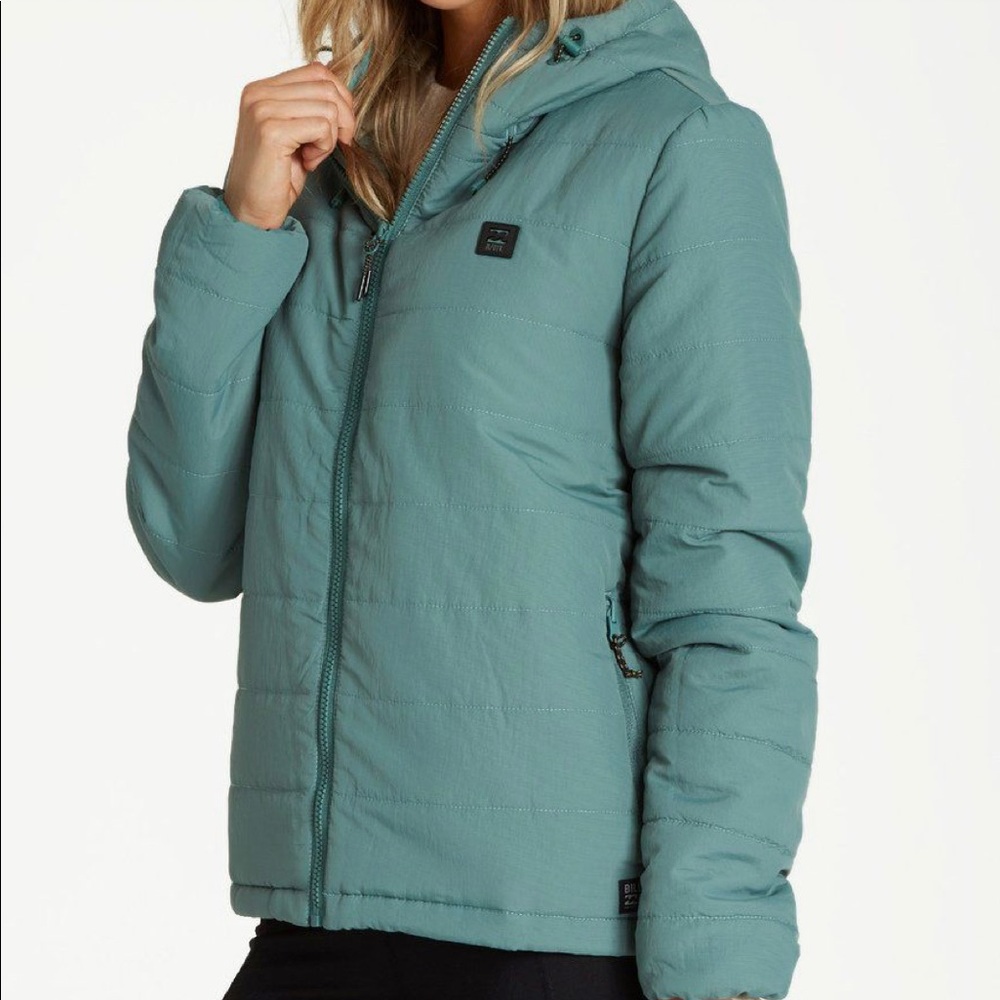 Billabong Women’s, Small, technical puffer jacket. Size Small, pre-owned, EUC.
